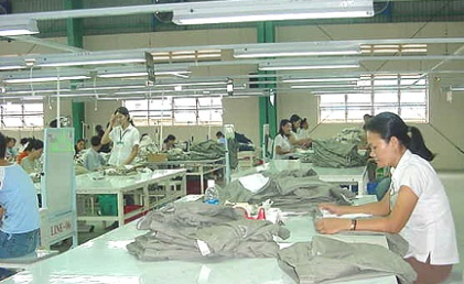 Early inline garment inspection on a sewing production line