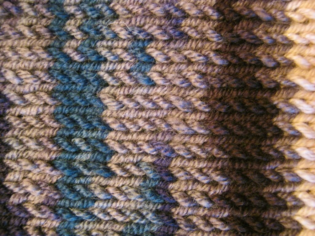 Knit fabric GSM and finished width for apparel production