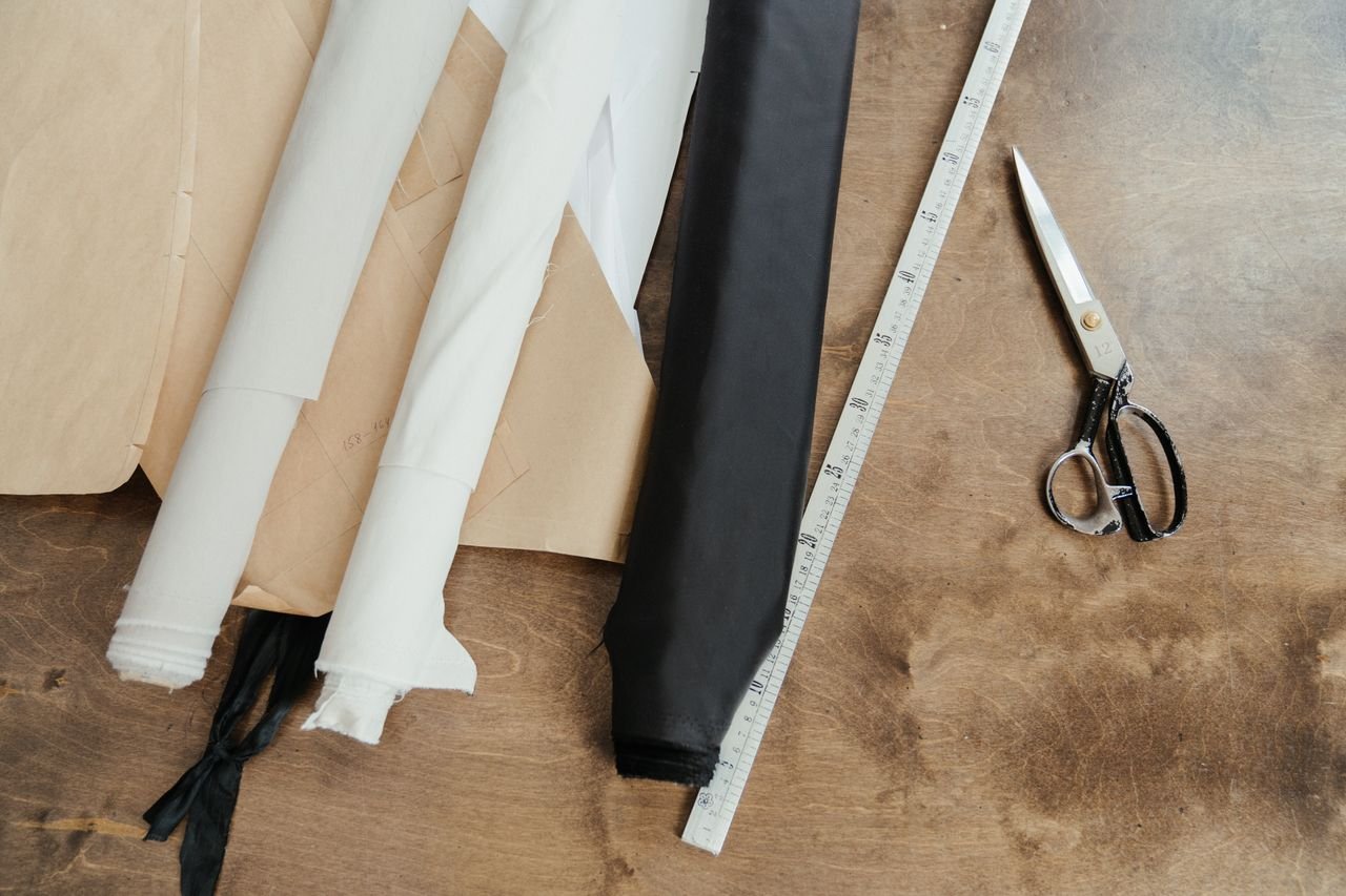 Fabric width and garment consumption in apparel production