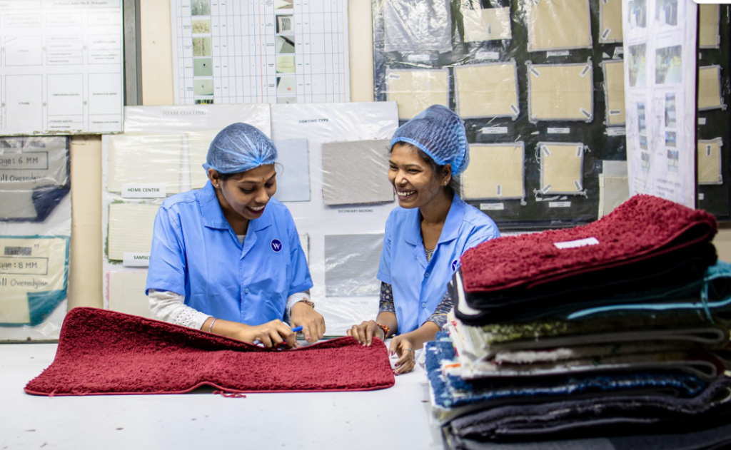 Apparel supplier consolidation through fabric quality review